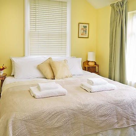 The End House Bed & Breakfast Кеймбридж Екстериор снимка